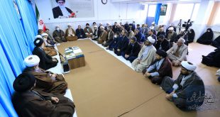 گزارش تصویری / دیدار جمعی از اساتید حوزه و دانشگاه به مناسبت ایام الله دهه فجر انقلاب اسلامی